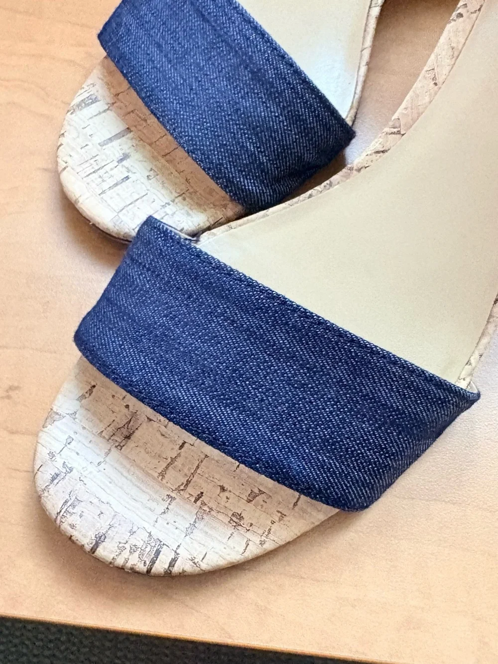 Like New Unisa block heel sandal